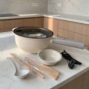 Multi-Functional Portable Electric Hot Pot & Skillet – Compact Non-Stick Cooker with Long Ergonomic Handle and Full Accessory Set for Dorm, Office, and Travel (Cream White)