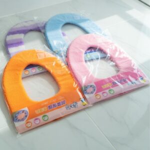 Universal Soft Warm Fleece Toilet Seat Cover – Washable Plush Bathroom Seat Mat – Elastic Stretch-to-Fit Cushion for Winter Comfort – Available in Multiple Colors & Patterns